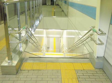 九条駅EV設置に伴う西中階その他仕上げ工事