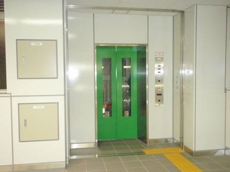 九条駅EV設置に伴う西中階その他仕上げ工事