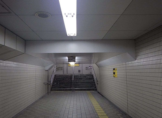 6号線天神橋筋六丁目駅外１駅中階天井改造工事(H)