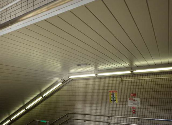 6号線天神橋筋六丁目駅外１駅中階天井改造工事(H)